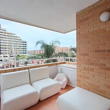 Ayf Terraza Con Vistas A Las Carrozas Magic World